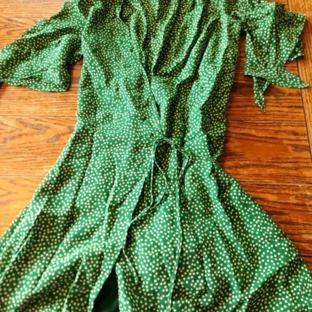 Reformation Sammy Wrap Dress Mini in Green / White Floral Size Medium